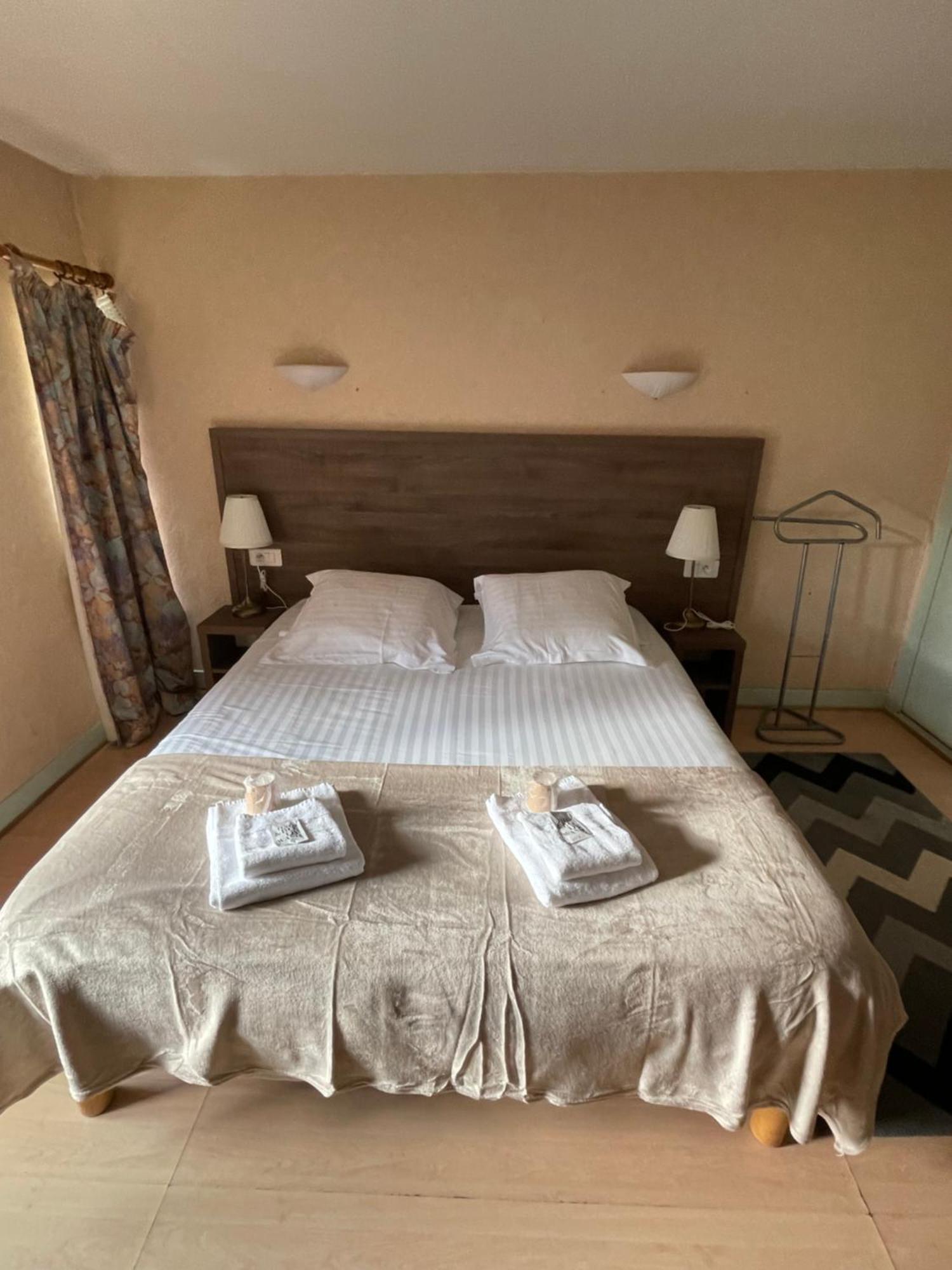 Hotel Du Commerce Semur-en-Auxois Exteriör bild