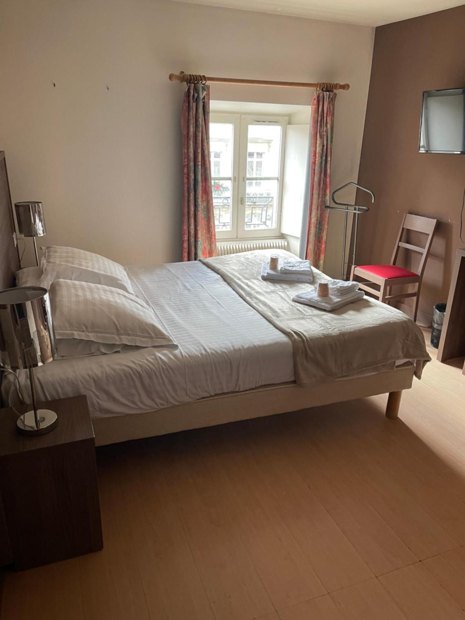Hotel Du Commerce Semur-en-Auxois Exteriör bild