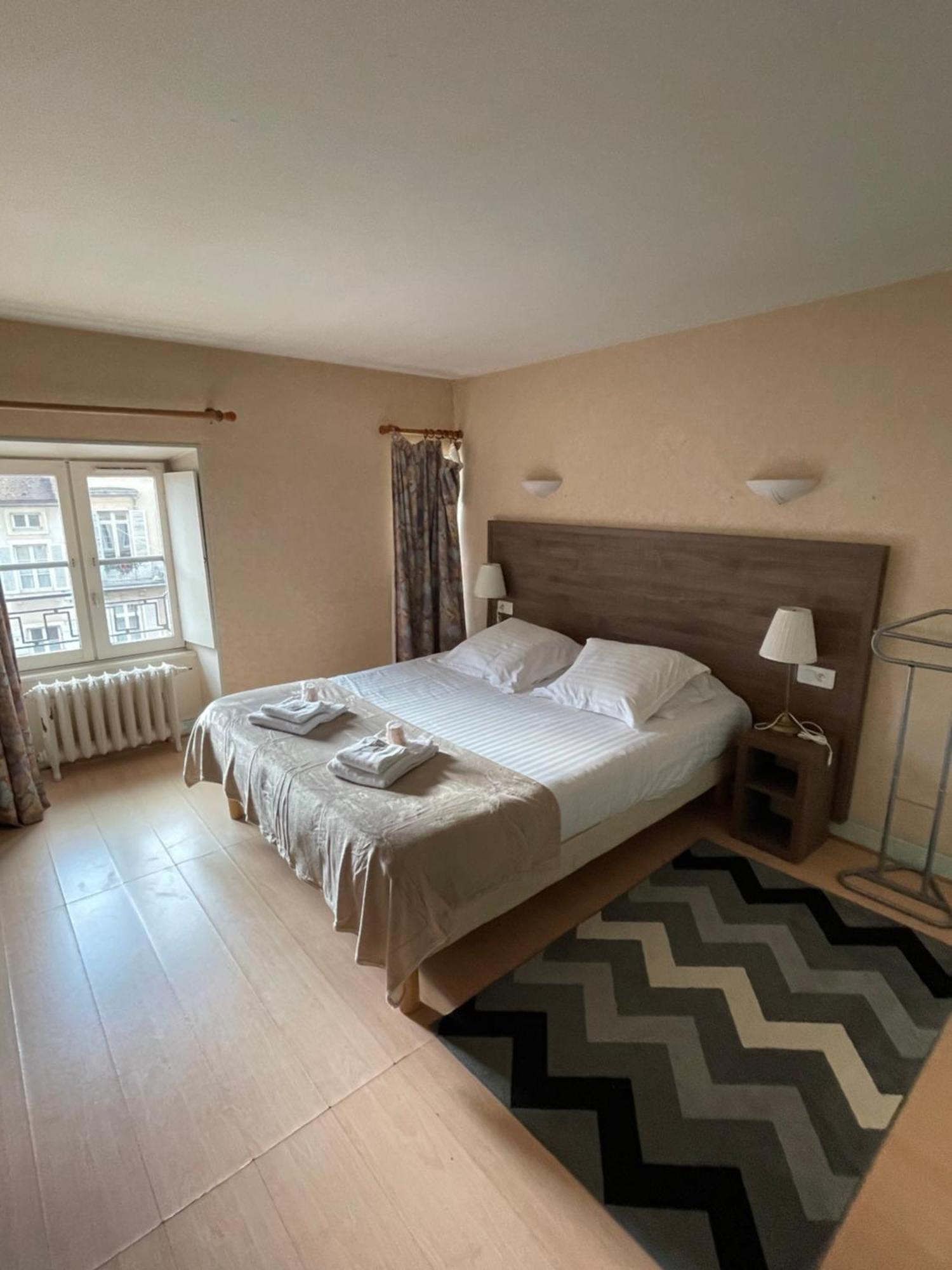 Hotel Du Commerce Semur-en-Auxois Exteriör bild
